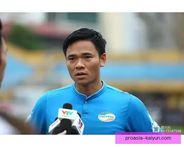 越南队门将邓文林扑救表现稳健